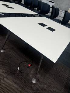 White Desk/2 Inserts- 1800mm