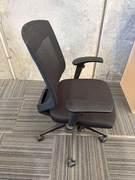 Pro Task Chair/arms