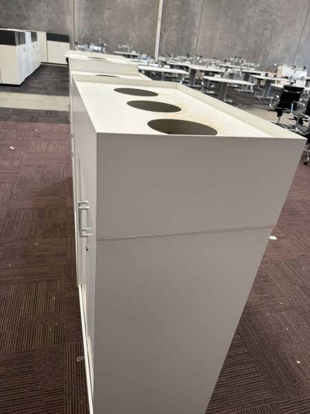 Tambour 900mm with Detachable Planter Box