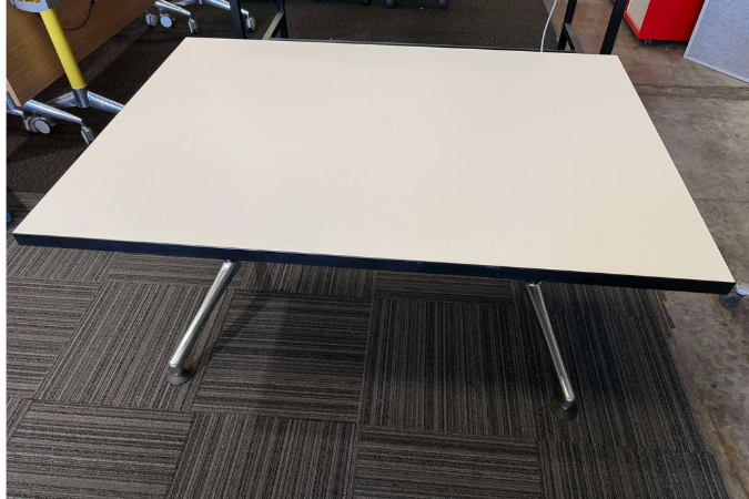 White Table 1400mm