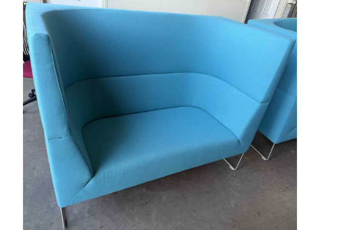 Blue Privacy Lounge