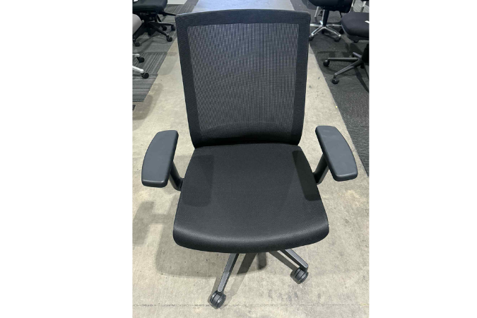 Majestic Black Task Chair/arm
