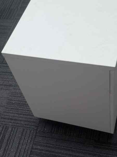 White Pedestal (new)