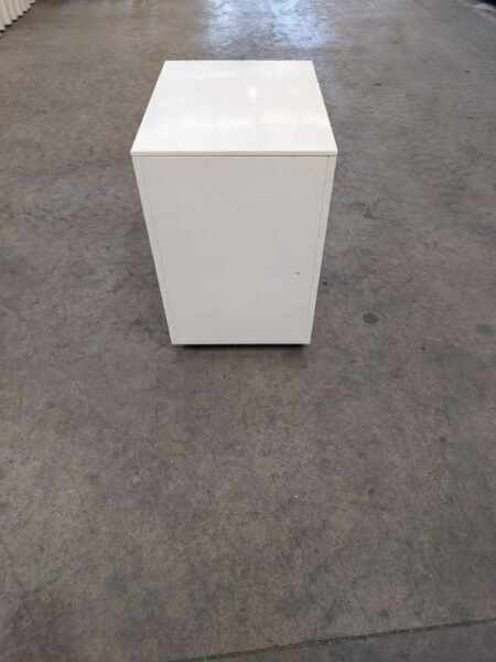 White 3 Draw Pedestal 390mm