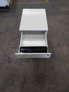 White 3 Draw Pedestal 390mm