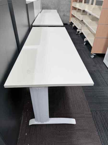 White Desk 1800mm