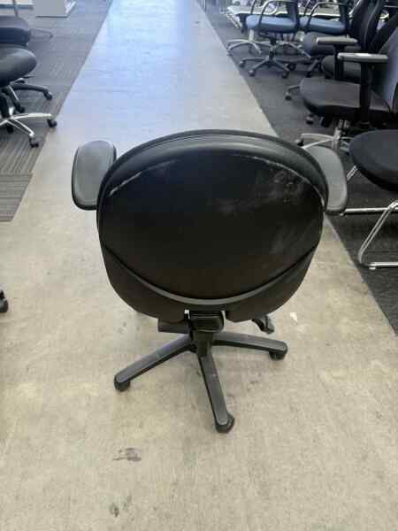 Black Task Chair/arms