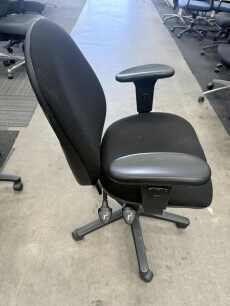 Black Task Chair/arms