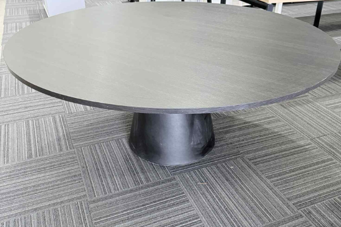 Round Meeting Room Table 1800mm