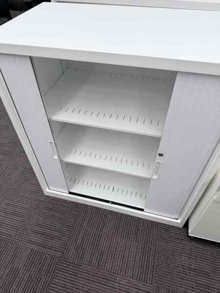 White Tambours 900mm with Planter Box