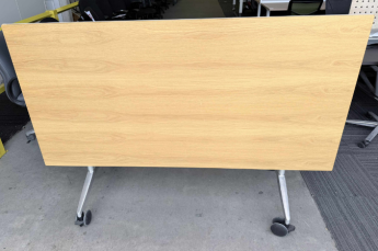 Wilkhan Timetable Desk 1800mm- Portable